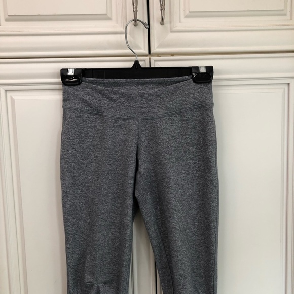 *Flaw* Rouched bottom Ivivva girls reversible leggings π - Picture 2 of 10